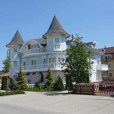 Crystal Es Susanne Panzio Bed & Breakfast Siófok Eksteriør bilde