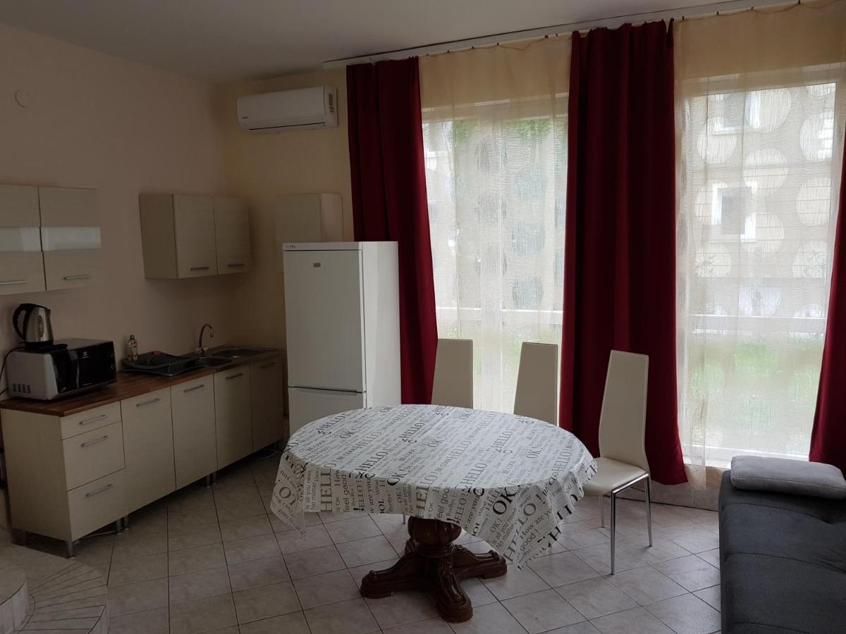Crystal Es Susanne Panzio Bed & Breakfast Siófok Eksteriør bilde