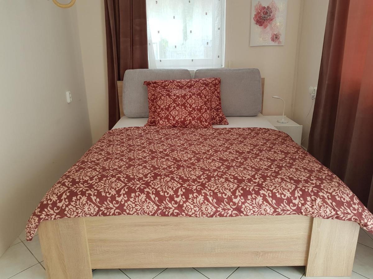 Crystal Es Susanne Panzio Bed & Breakfast Siófok Eksteriør bilde