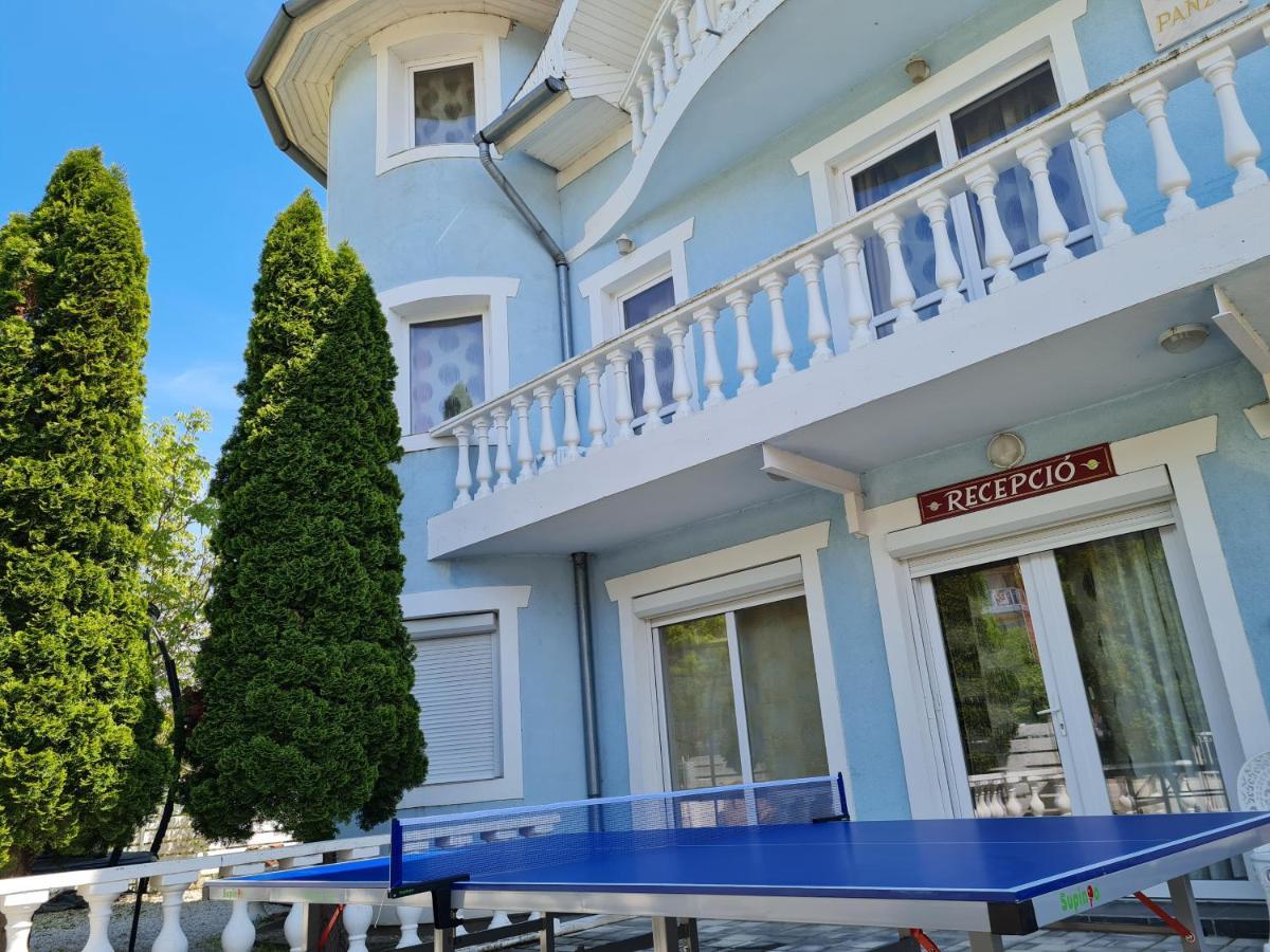 Crystal Es Susanne Panzio Bed & Breakfast Siófok Eksteriør bilde