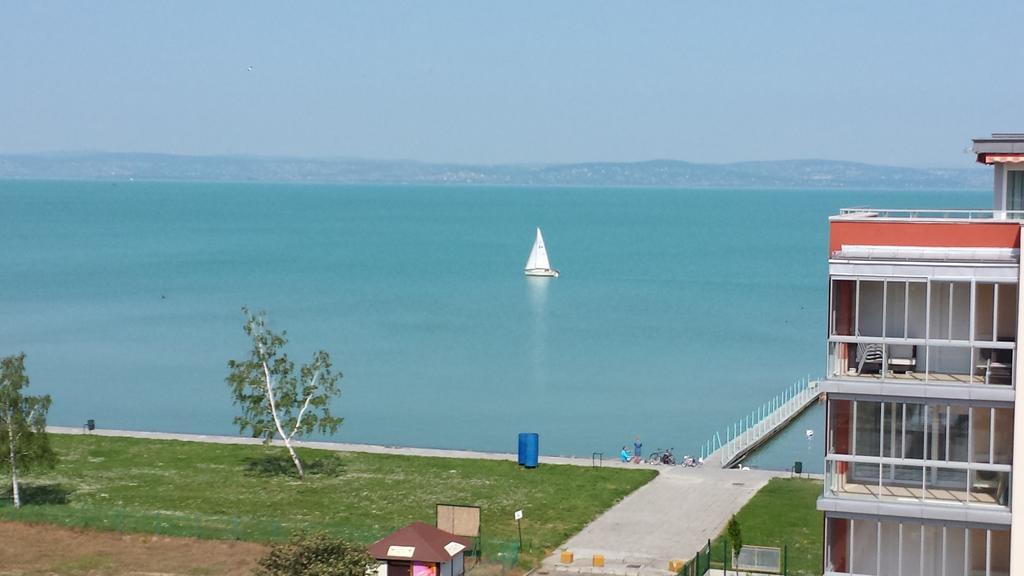 Crystal Es Susanne Panzio Bed & Breakfast Siófok Eksteriør bilde